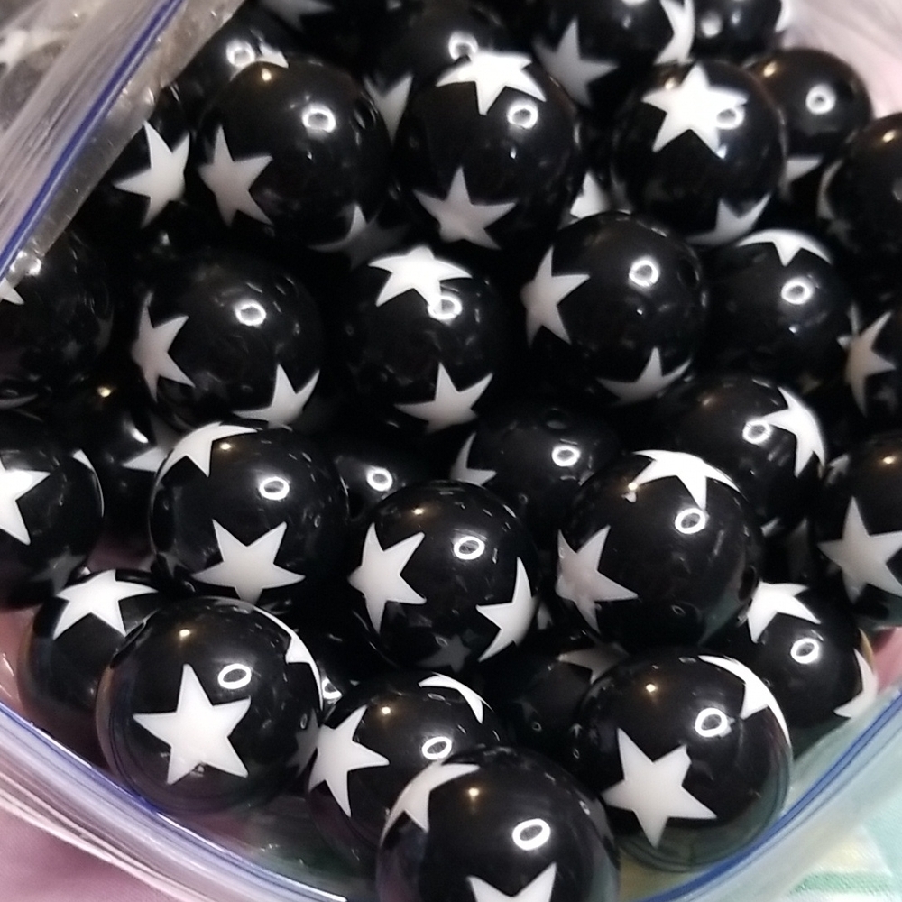 Black and White Star 20mm Beads Bubblegum Beads Full Bag